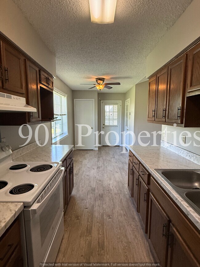 Building Photo - 383 Colonial Dr