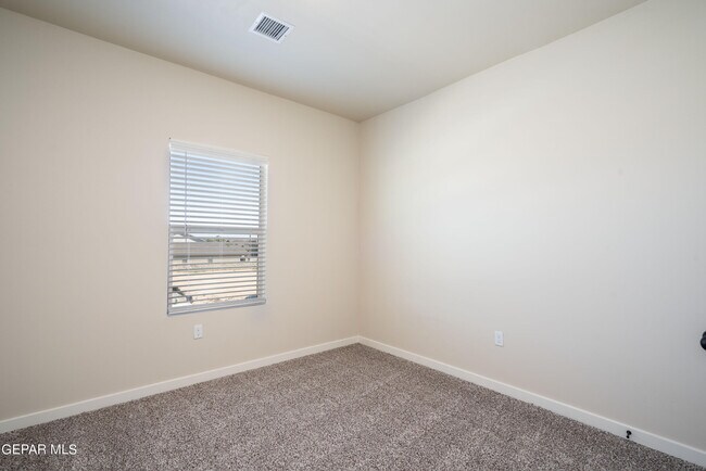 Building Photo - 11472 Van Nuys Dr