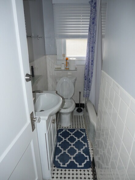 Restroom and bathroom - 1065 Atlantic Dr NW