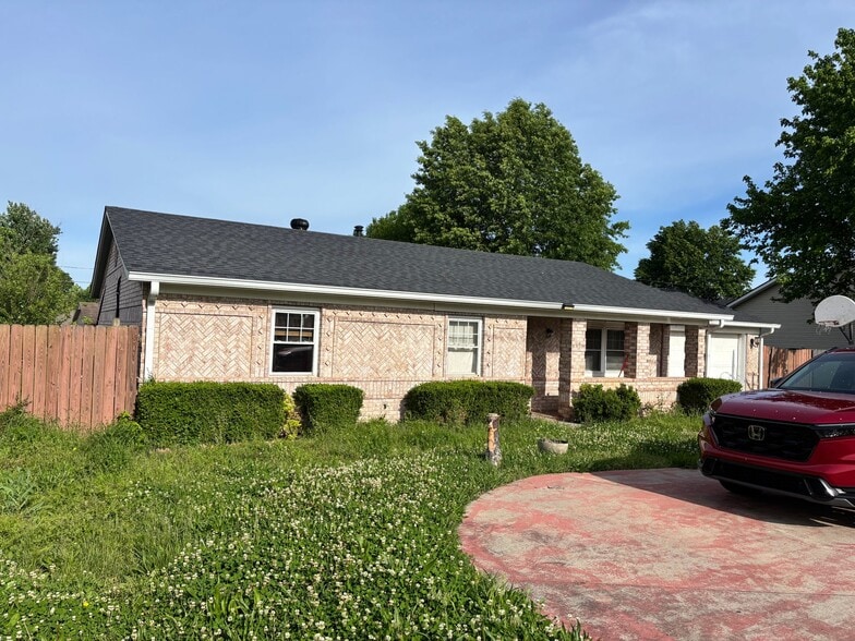 Building Photo - 1710 Monte NE Rd