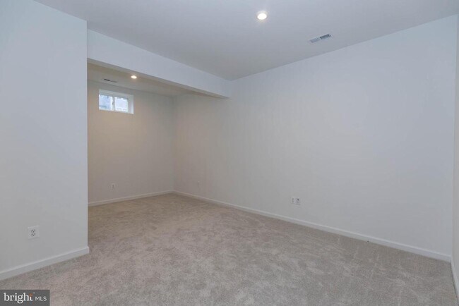 Building Photo - 767 Lord Fairfax St