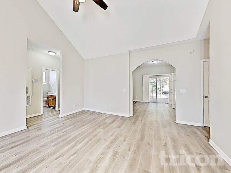 Building Photo - 407 Barking Dr