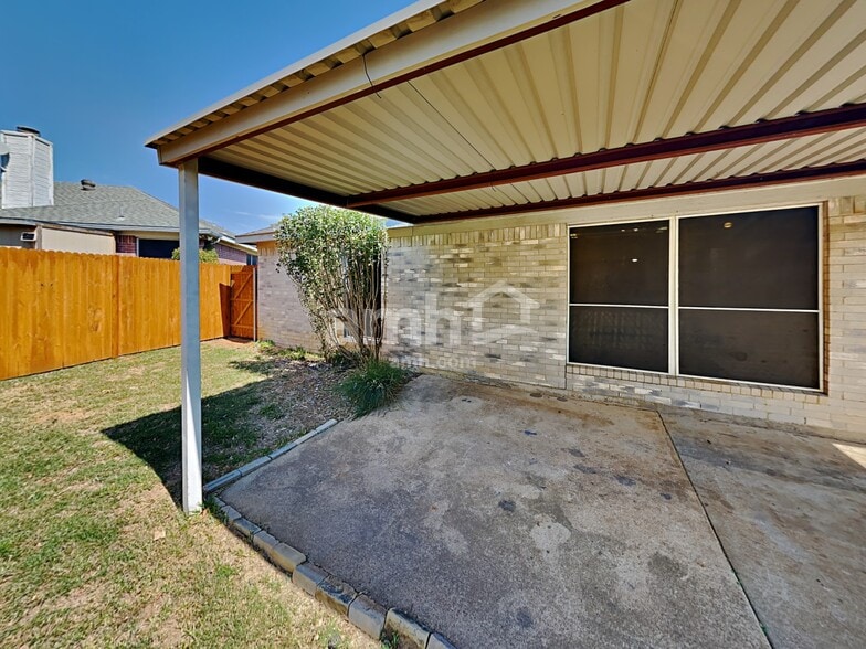 Building Photo - 6024 Silkcrest Trail