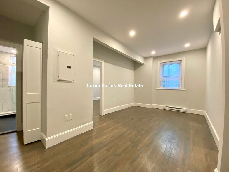 Building Photo - 63 Upland Rd