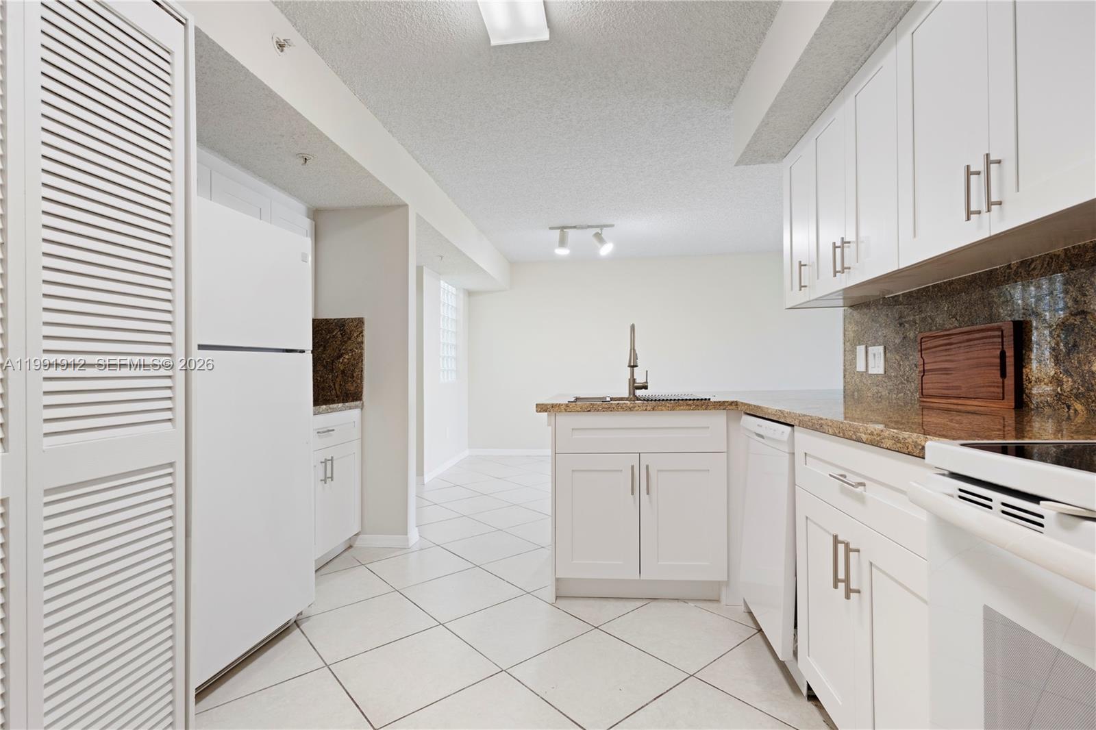 Building Photo - 9615 NW 1st Ct