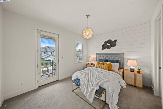 Building Photo - 318 Paradiso Ct
