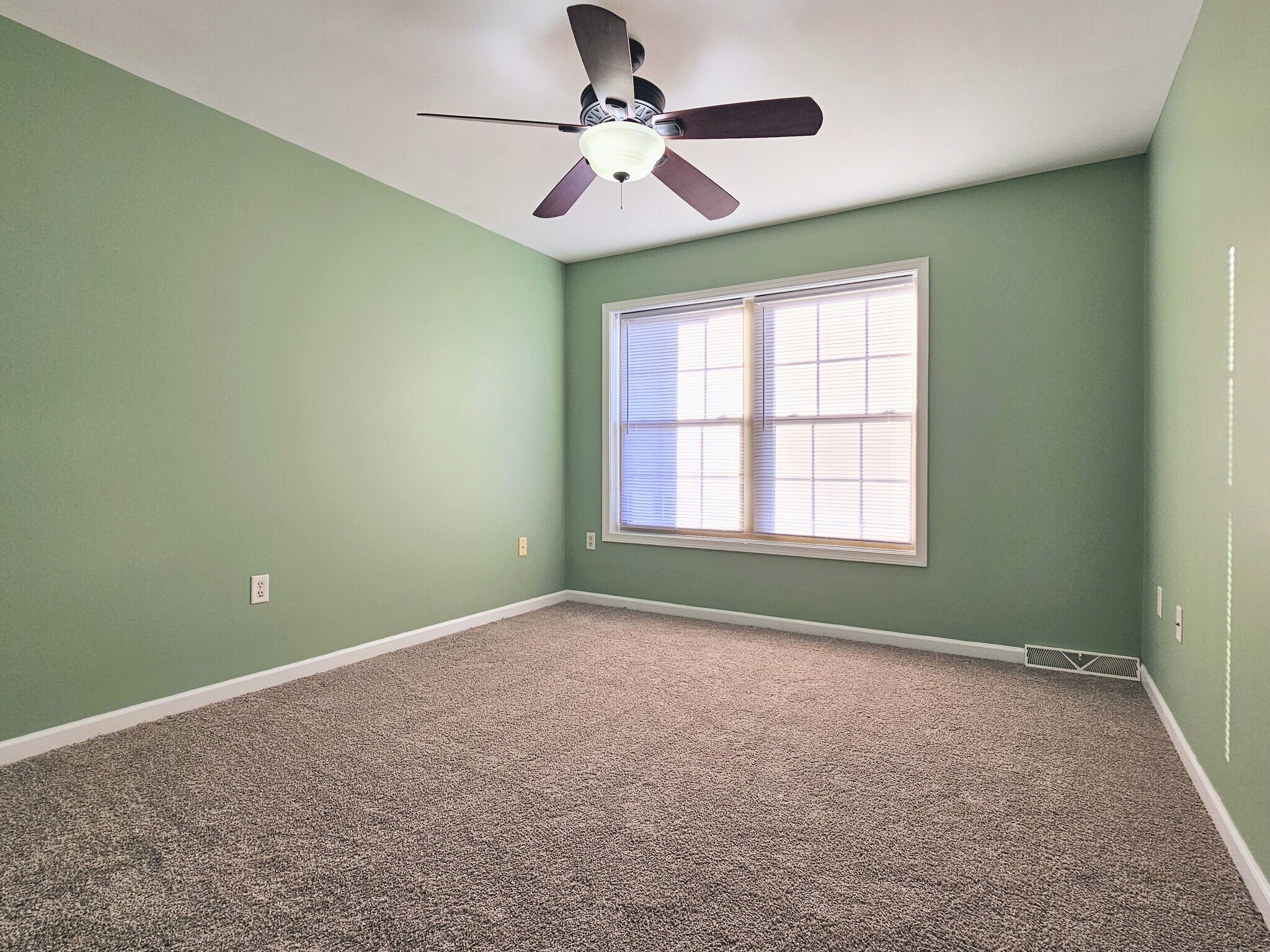 Building Photo - 21 Granite Dr