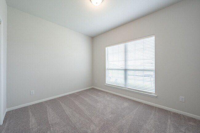 Building Photo - 4-Bedroom Temple Rental Near VA, Baylor Scott & White & Parks