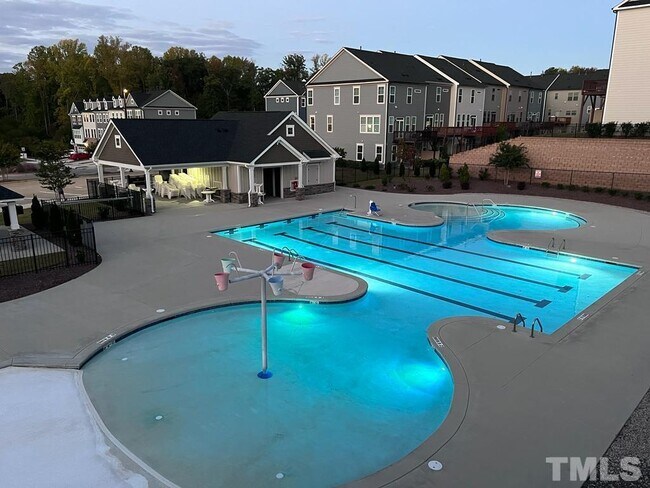 Building Photo - 1061 Larabee Ln