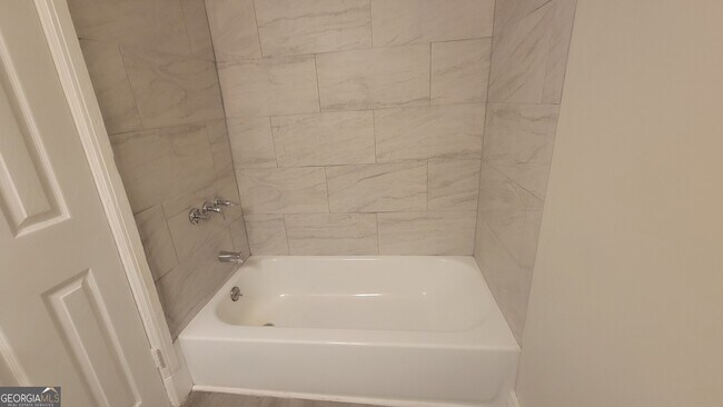 Building Photo - 854 Fayetteville Rd SE