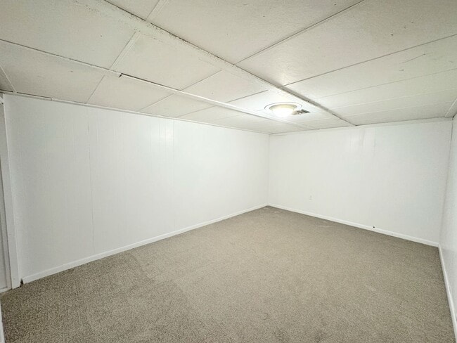 Building Photo - Modern Ranch Retreat