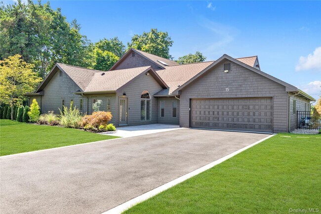Building Photo - 15 Parkway Dr