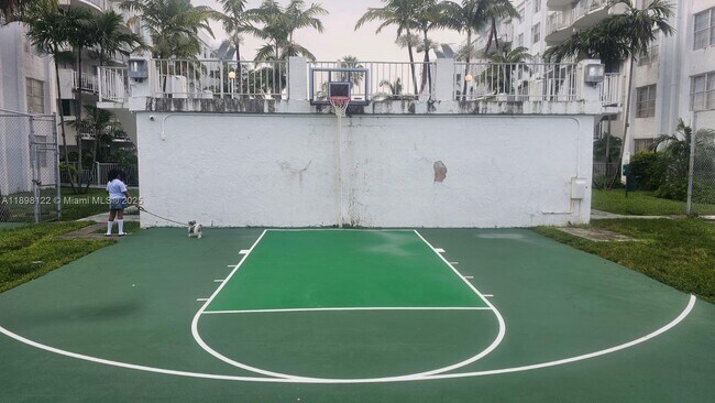 Building Photo - 492 NW 165th St