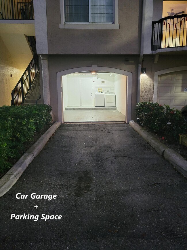 Building Photo - 1400 Crestwood Ct S