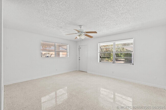 Building Photo - 211 Sunrise Ave