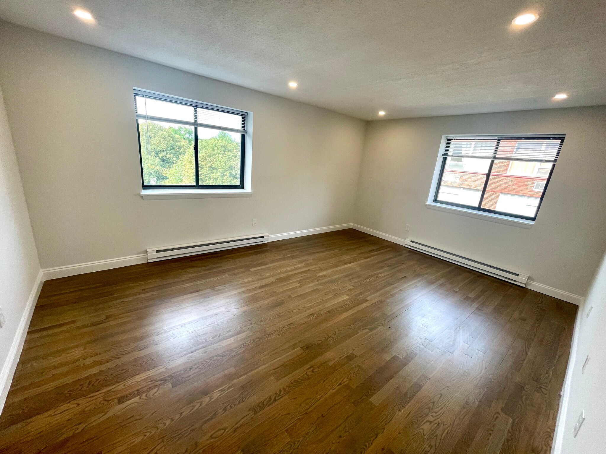 Bedroom - 320 Hammond Pond Pkwy