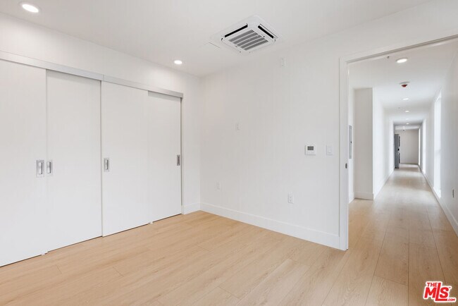 Building Photo - 8561 Belmont St