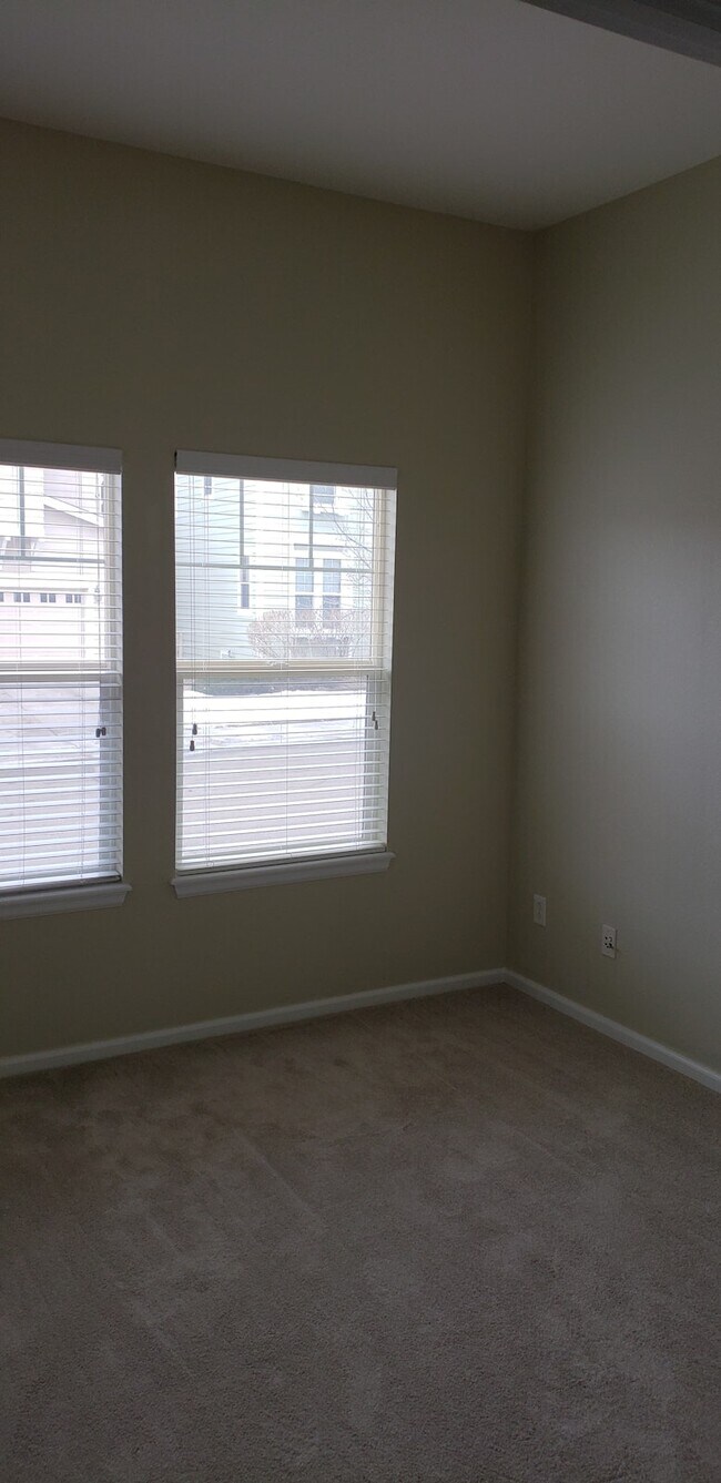 Building Photo - 10670 Cherrybrook Cir