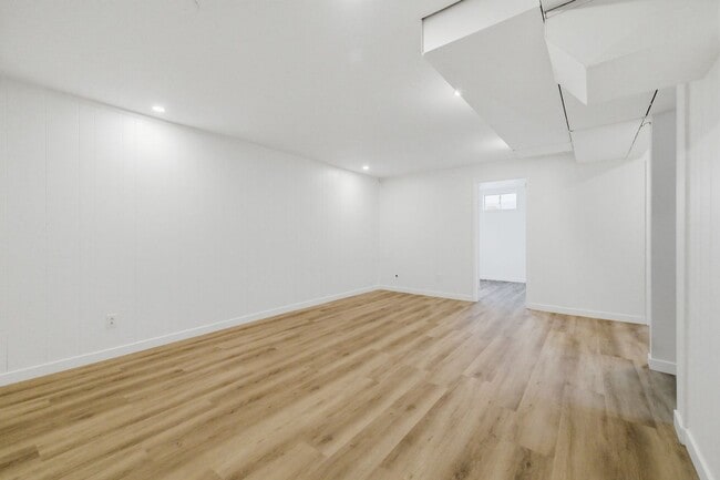 Building Photo - Spacious 5-Bedroom Home with Modern Updates and Natural Light