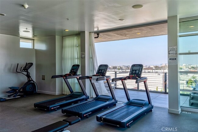 Building Photo - 527 Molino St