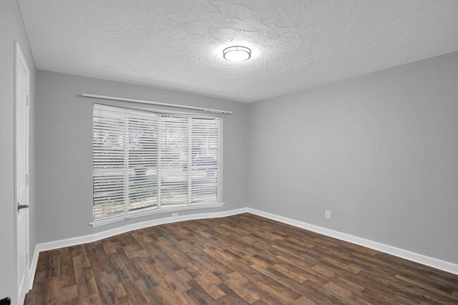 Building Photo - 9611 Huntington Hill Dr