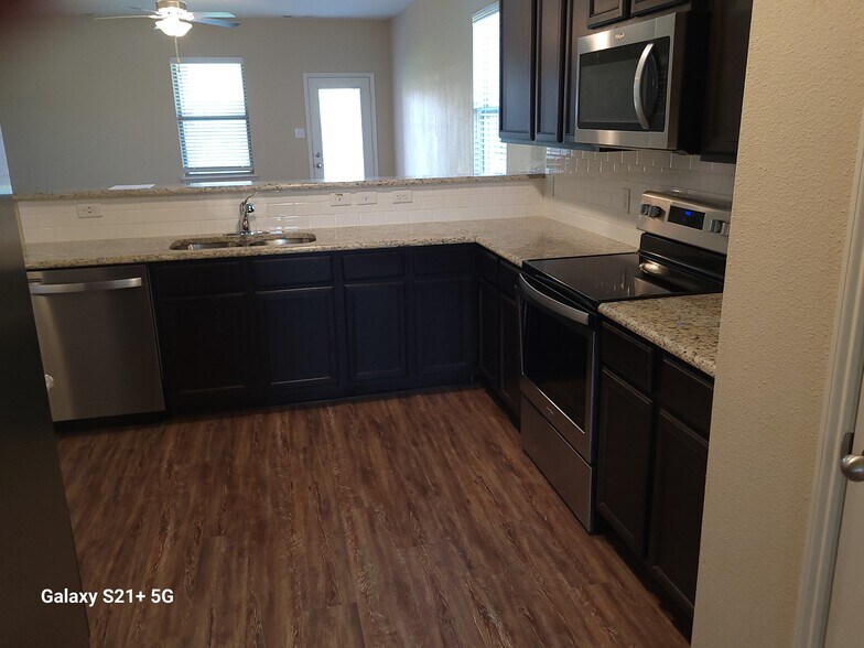 Building Photo - 1514 Hill Top Ct.