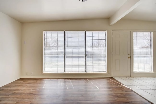 Building Photo - Wonderful 3/2 in Central Lubbock!