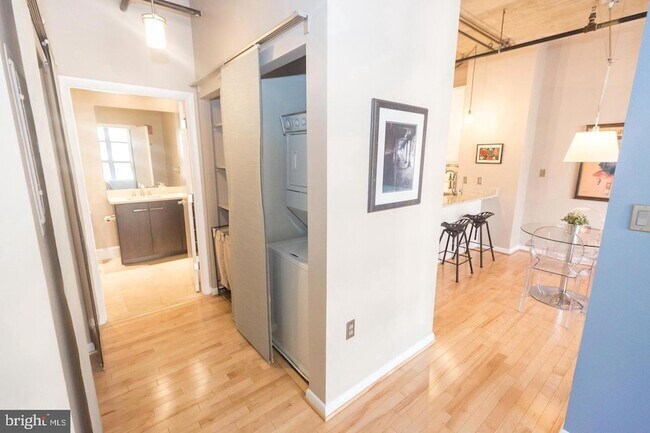 Building Photo - 1300 N Street NW Unit 403