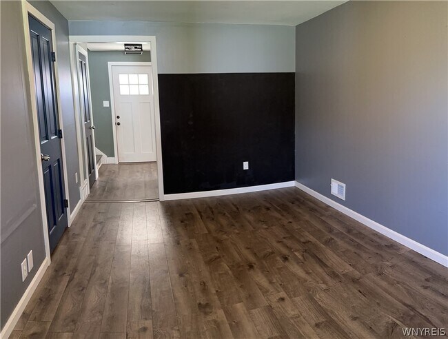 Building Photo - 221 Marrano Dr