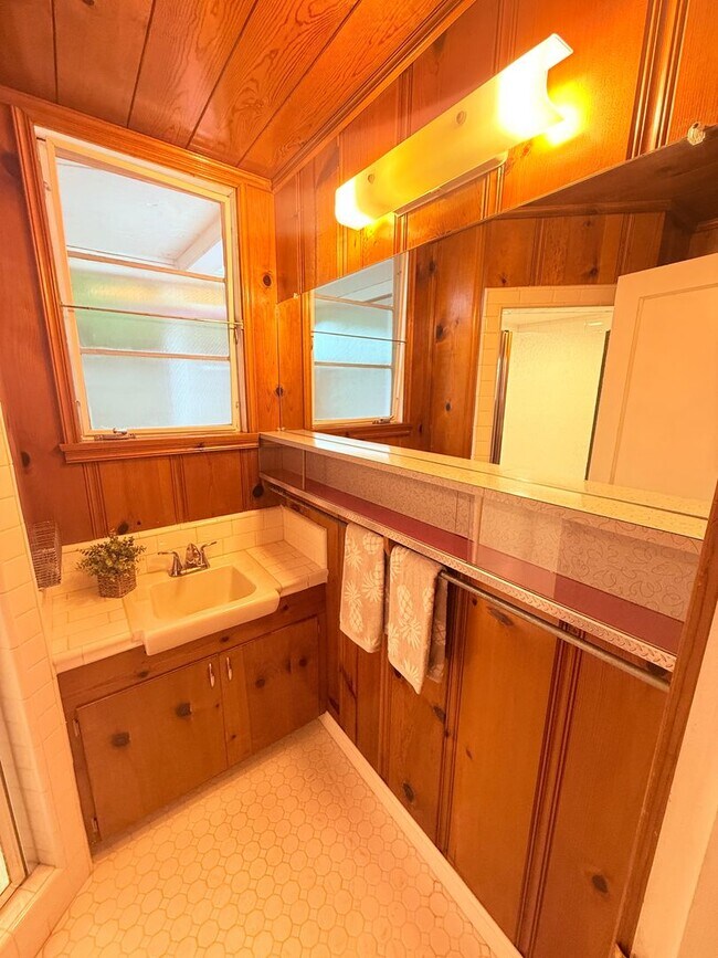 Building Photo - For Rent Units in Lompoc