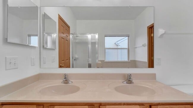 Building Photo - 7275 Winterbek Ave