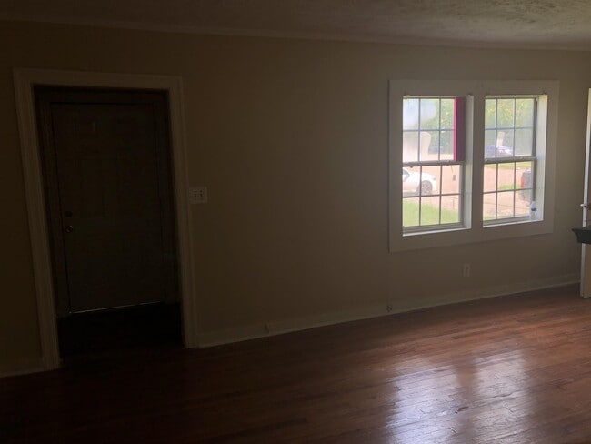 Building Photo - 611 Choctaw Rd