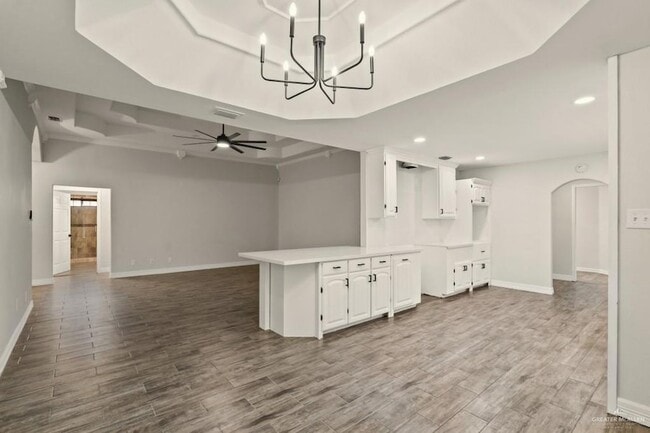 Building Photo - 413 S Los Cerritos Cir