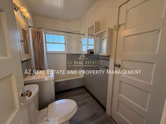 Building Photo - 3809 N 9th Pl