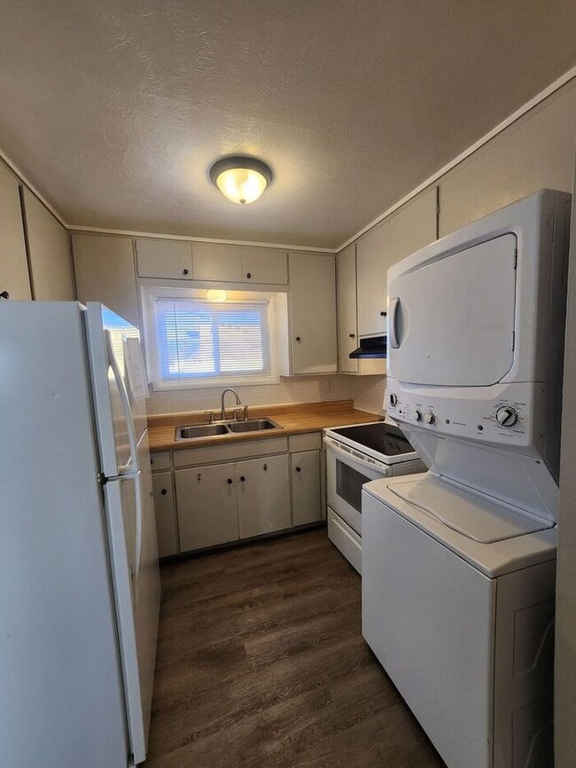 Building Photo - Cozy 3-Bed, 1-Bath Apartment on Filmore St...