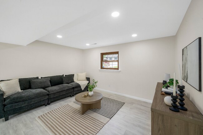 Building Photo - 383 Messina Dr