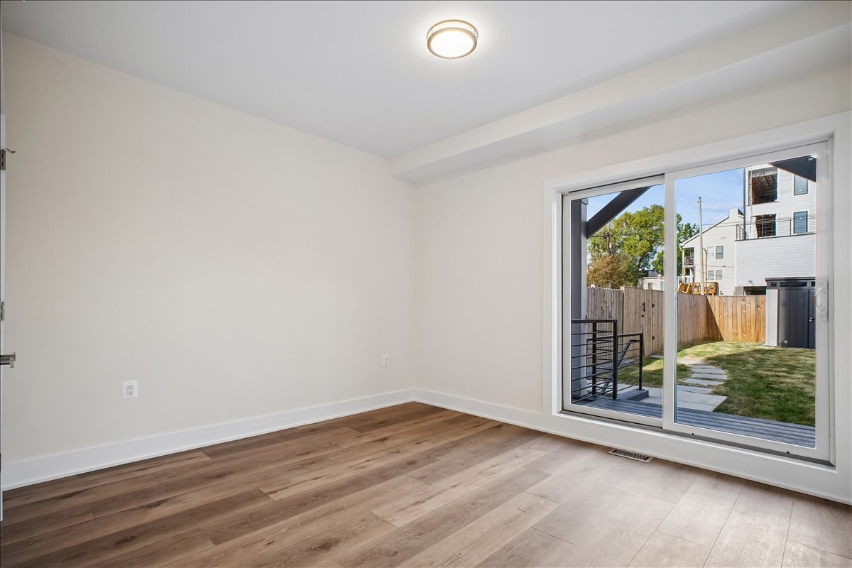 Building Photo - 329 16th St SE