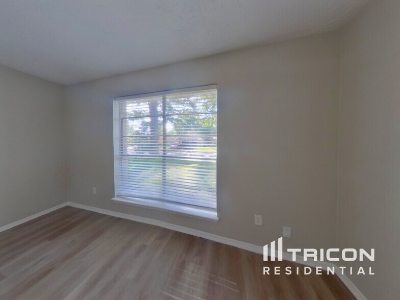 Building Photo - 4511 Burkegate Dr