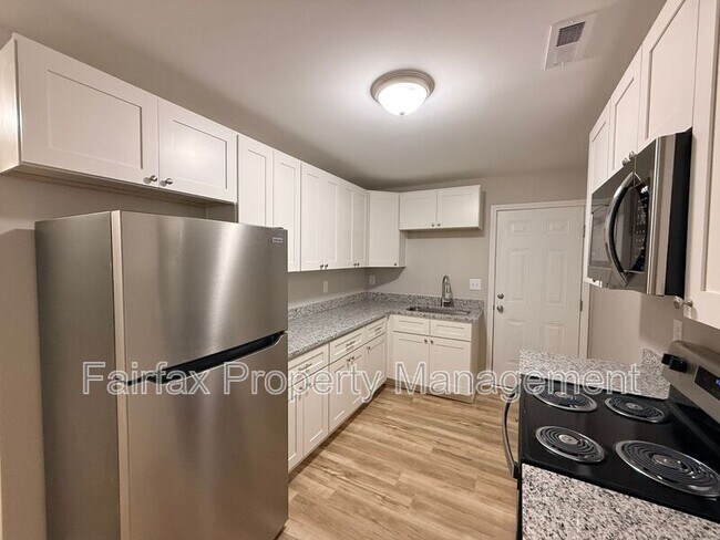 Building Photo - 2416 Owen St