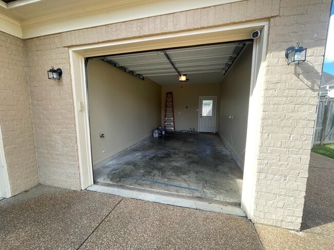 Building Photo - 556 Althea Ln