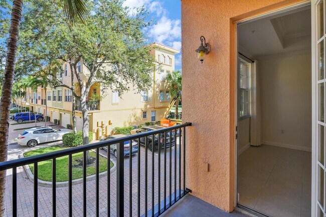 Building Photo - 2441 San Pietro Cir