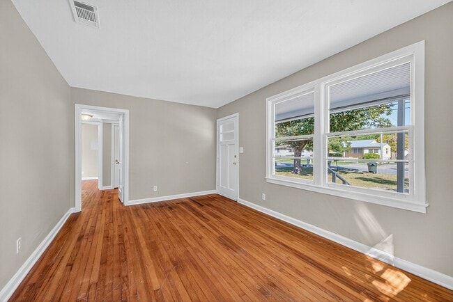 Building Photo - MOVE IN SPECIAL: HALF OFF first full month of rent!!!