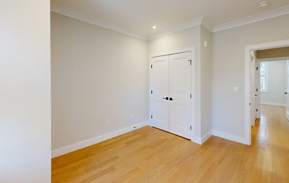 Building Photo - 162 Allston St