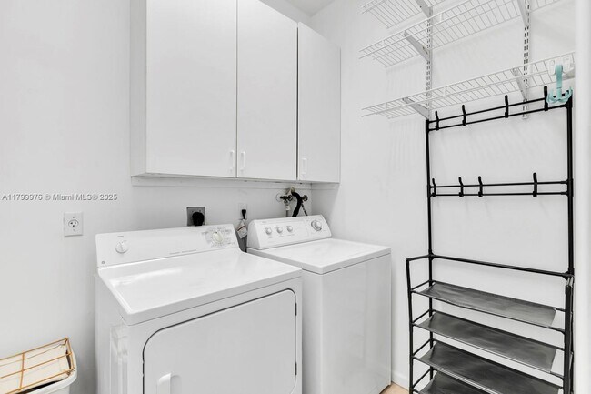 Building Photo - 12686 Little Palm Ln