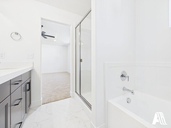 Building Photo - 437 E 650 N