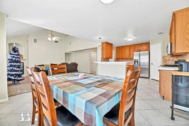Building Photo - 1802 Whispering Forest Dr