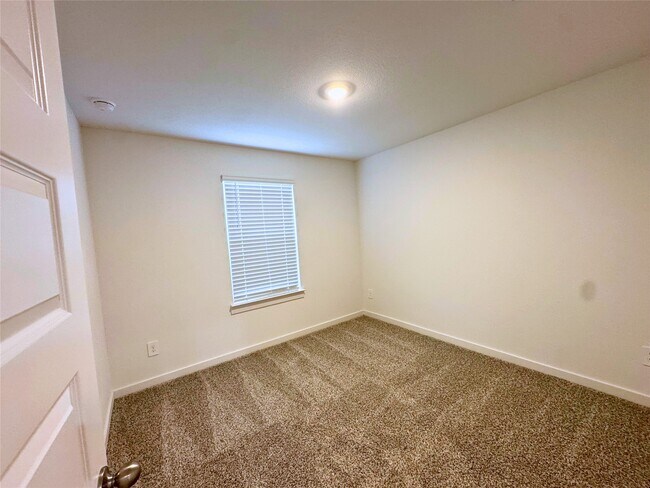 Building Photo - 2824 Lisburn Ter Ln