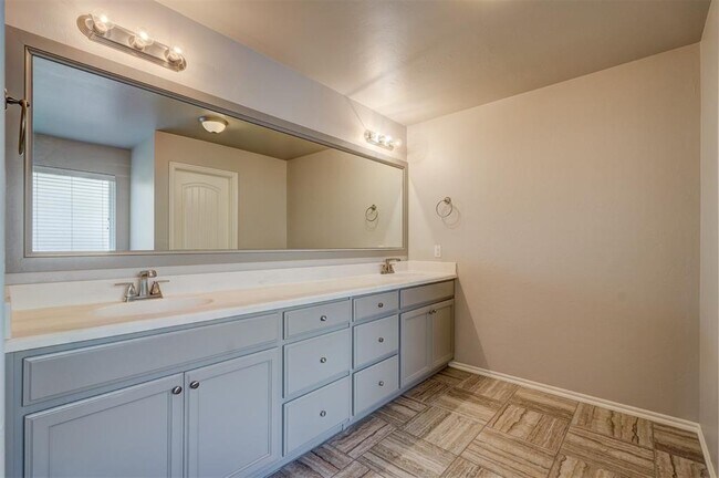 Building Photo - 12490 Native Hill Dr