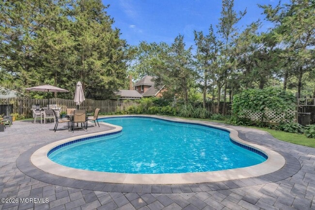 Building Photo - 416 Roosevelt Ave