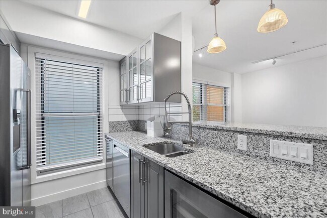 Building Photo - 220 2nd St SE